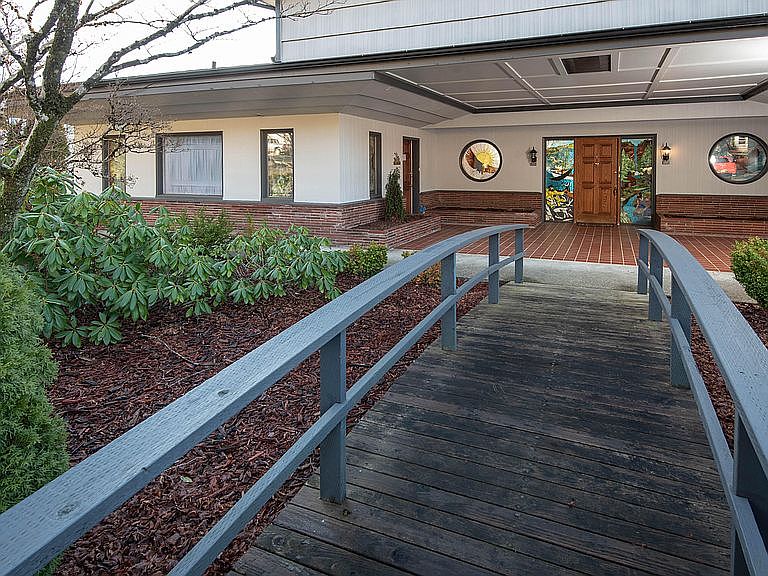 Front Yard, Patio & Entrance