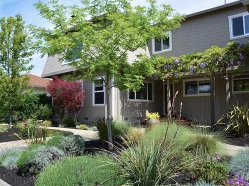 1st image of 870 Cordilleras Dr