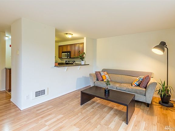 3rd image of 300 10th Ave Unit A209
