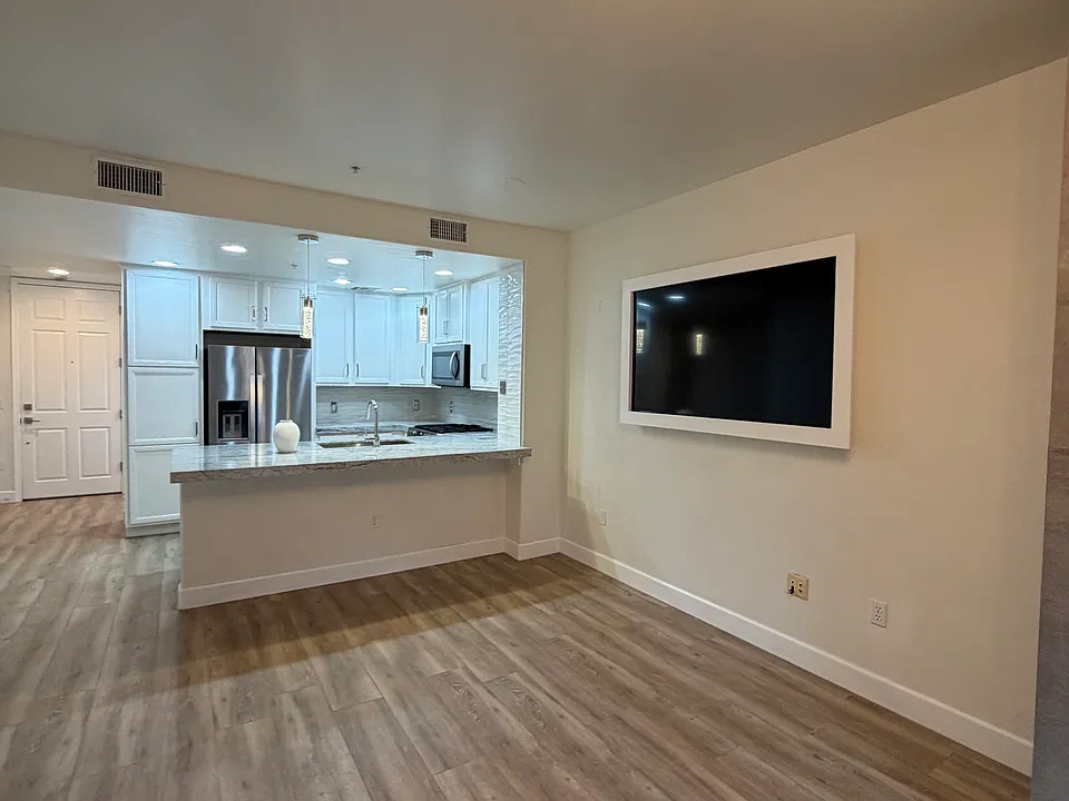 5450 E Deer Valley Dr #3201