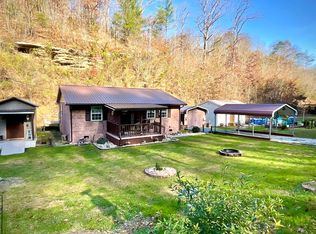 346 Rocky Knob Br, Staffordsville, KY 41256