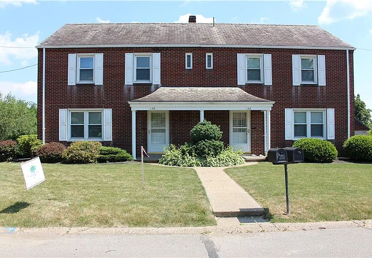 130 W McConnell Ave — Photo 1