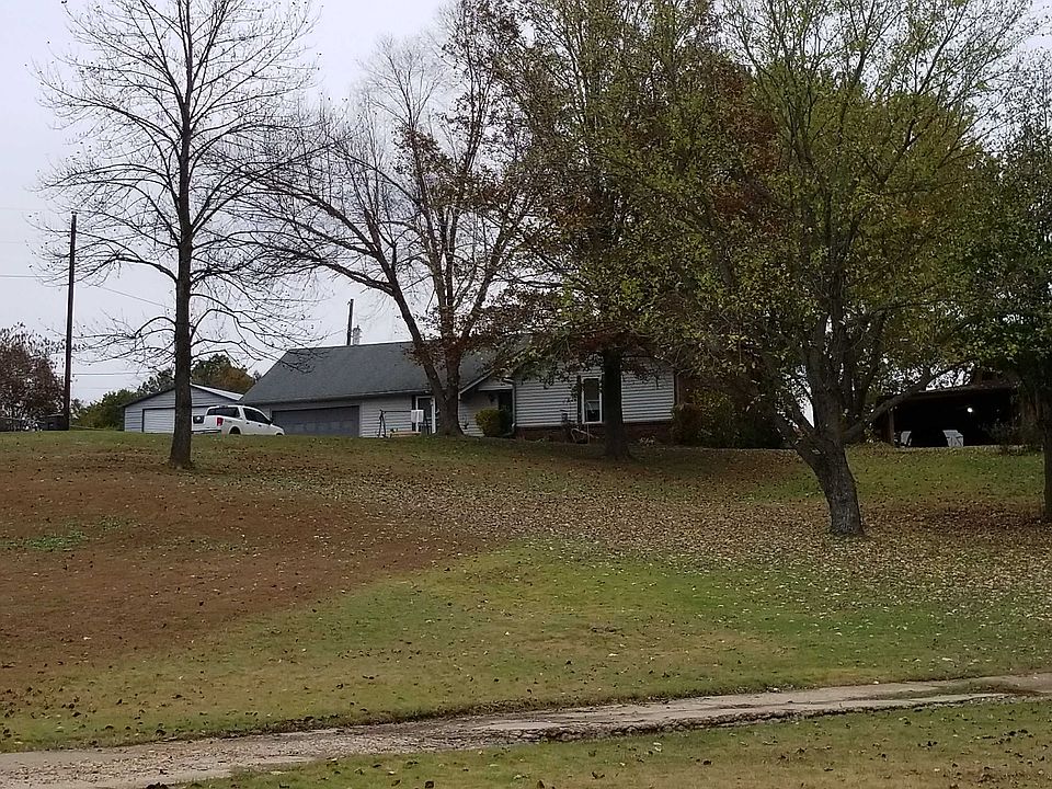 2nd image of 288 Lake Shore Dr
