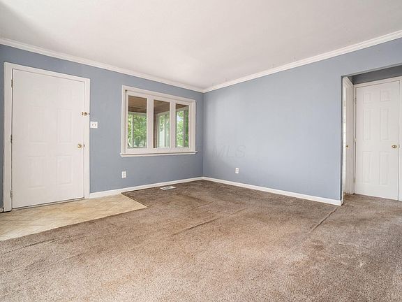 3rd image of 982 Colgate Rd