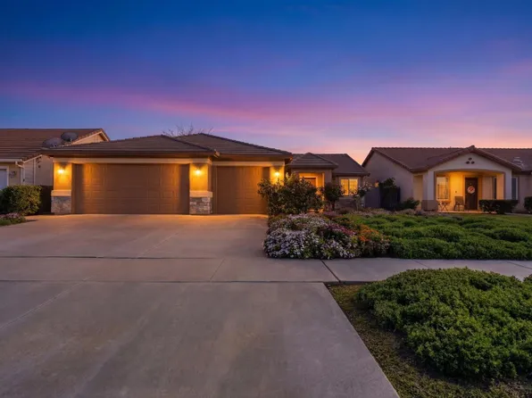 1403 W Castoro Way, Hanford, CA 93230