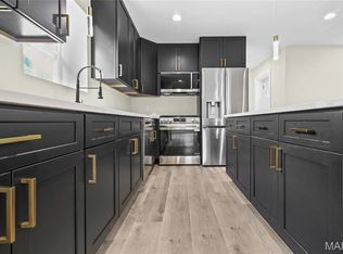 107 Woodstock Rd, Saint Louis, MO 63135