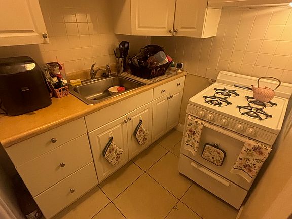4th image of 47 Chapel St APT 30