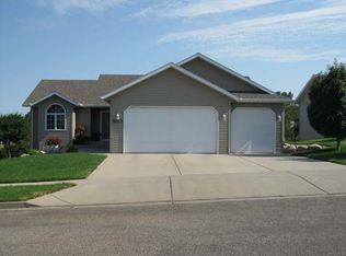 2823 Pacific Ave, Bismarck, ND 58501