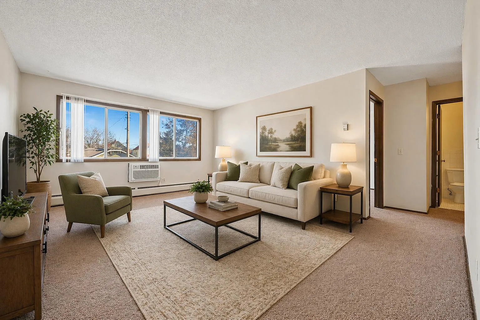 Hennepin Apartments — Photo 2
