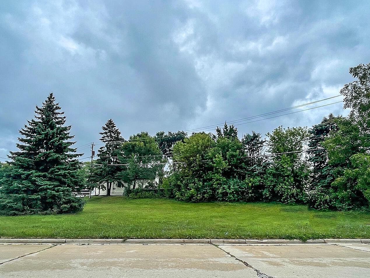 1921 East BOLIVAR AVENUE, Saint Francis, WI 53235 MLS 1850119 Zillow