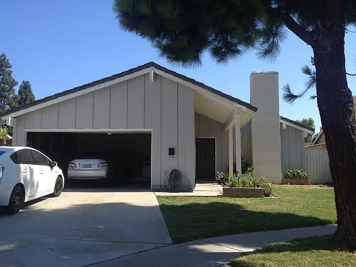 13534 Palm Pl — Photo 1