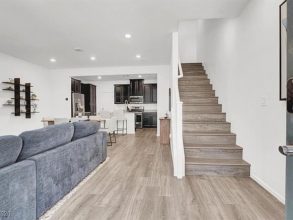 4th image of 124 Lomita Heights Dr