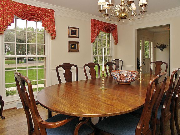 Dining Room w/Hardwood