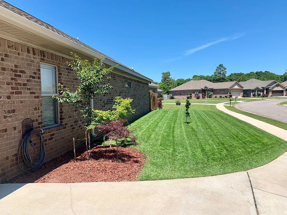2nd image of 9276 Livingstone Ln