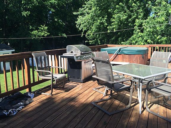 4th image of 26 Hilton Dr