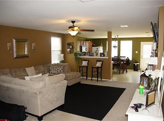 4th image of 2420 Spruce Ct