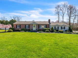 89 Westwood Dr, Westfield, MA 01085