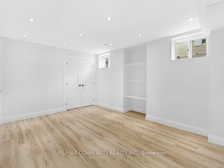 2447 Moonlight Cres #BASEMENT — Photo 12