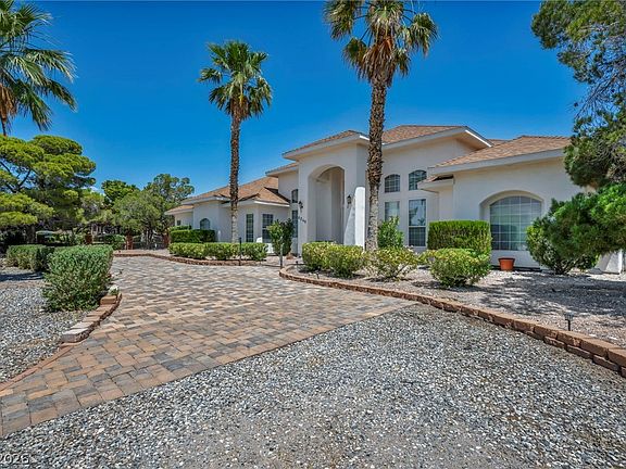 5th image of 6240 N Hualapai Way