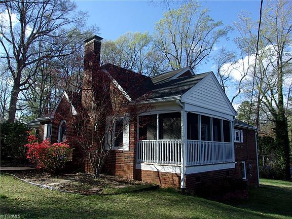4th image of 1254 Sunset Dr