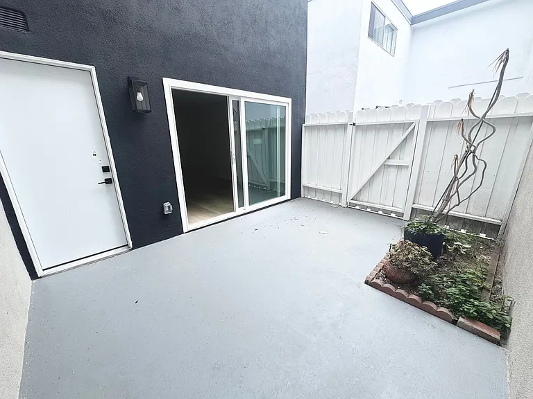 1302 Amethyst St #A — Photo 3
