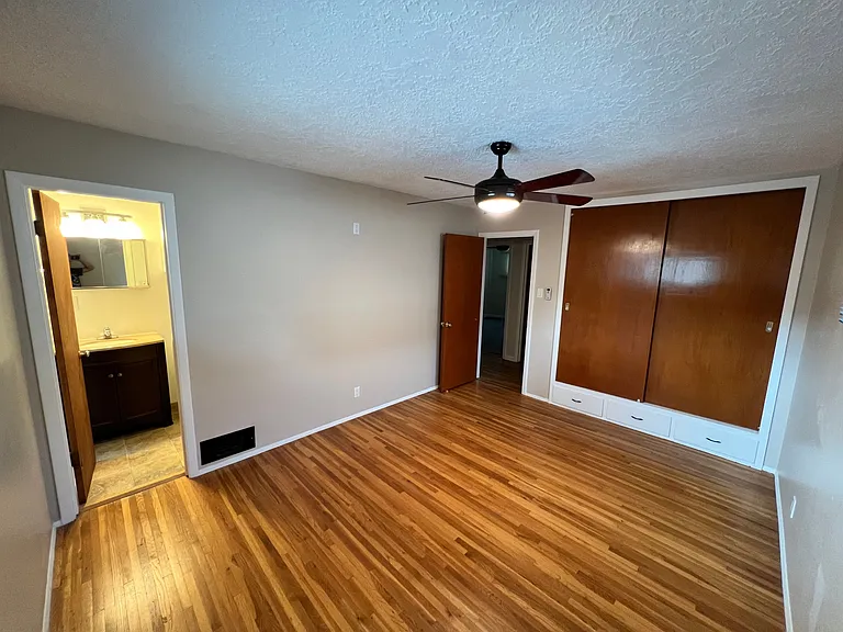 3604 Pitt St NE — Photo 8