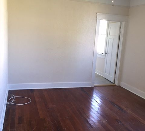 4th image of 2674 Jasmine St