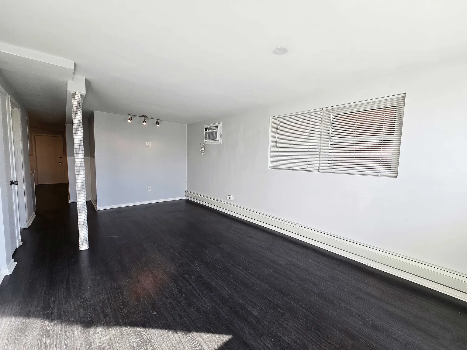 1 bed, 800 sqft, $1,400 — Photo 3