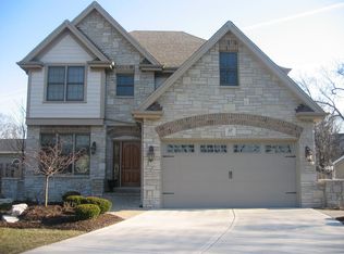 117 Byrd Ct, Clarendon Hills, IL 60514