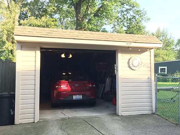 3rd image of 217 Fournier St