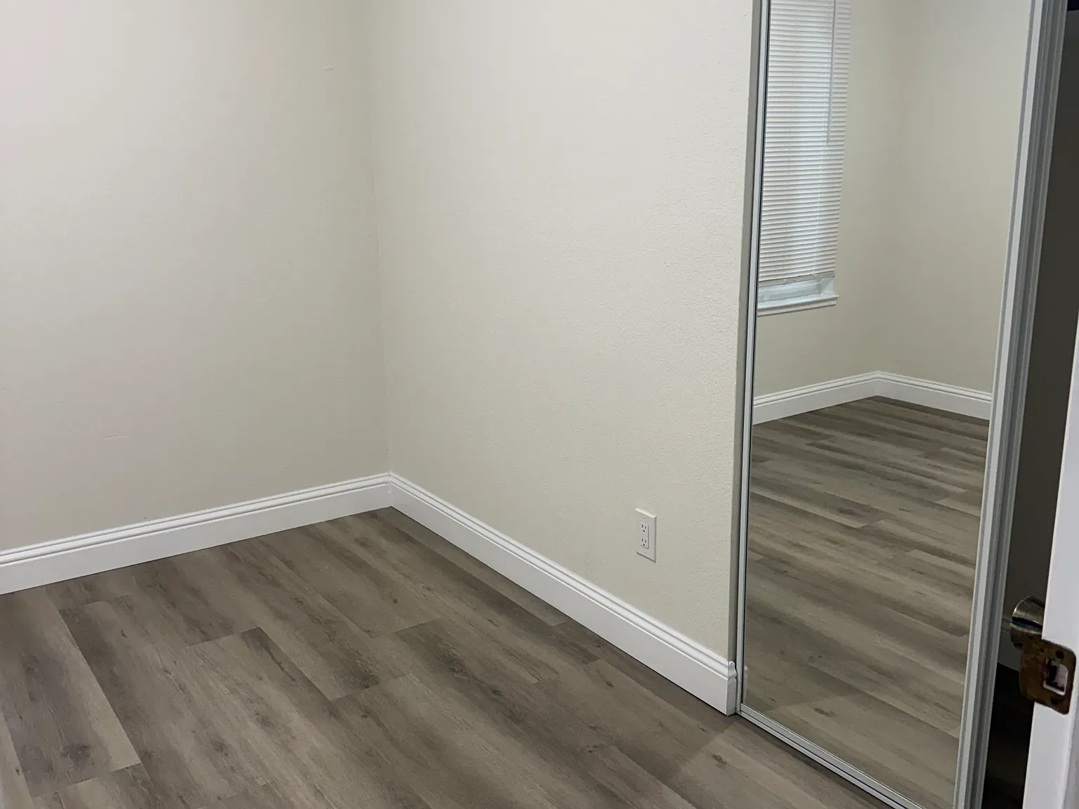 2875 Atlanta Dr — Photo 2