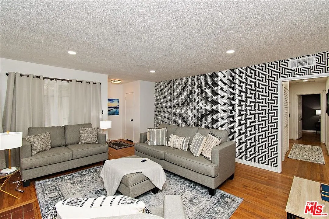 3 bed, 2.0 bath, 1650 sqft, $3,750 — Photo 1