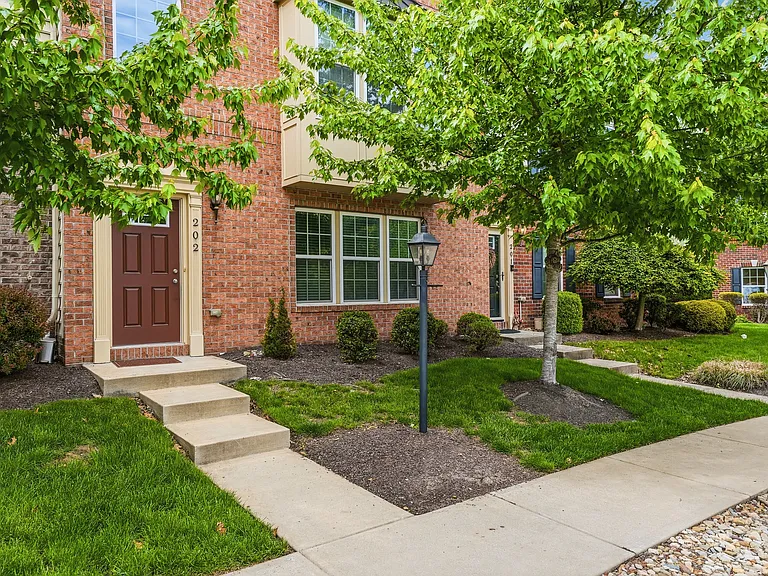202 Pointe View Dr — Photo 26