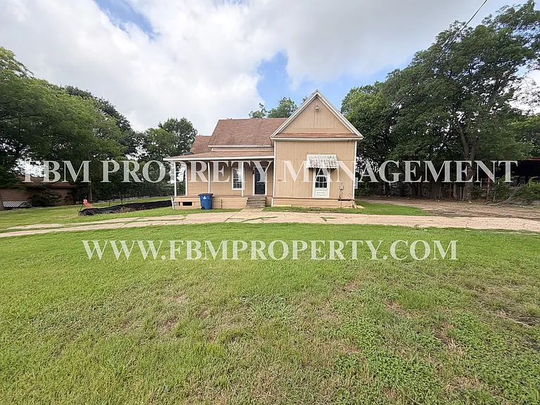 1309 N Clay St — Photo 1