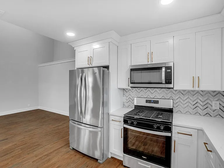 6449 Lontos Dr — Photo 10