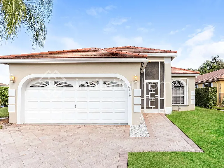 6419 Breckenridge Cir — Photo 1
