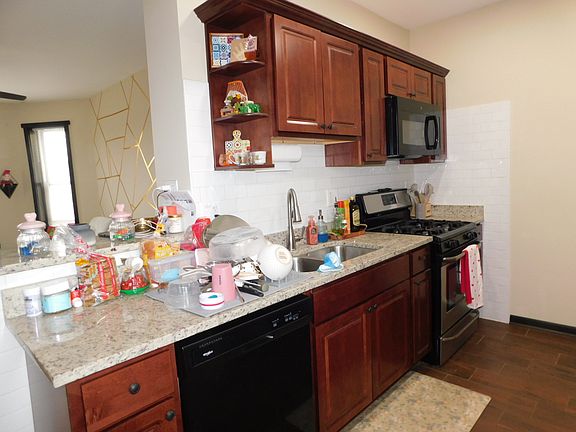 4th image of 5713 W Catalpa Ave #2