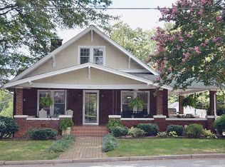 733 N Center St, Hickory, NC 28601