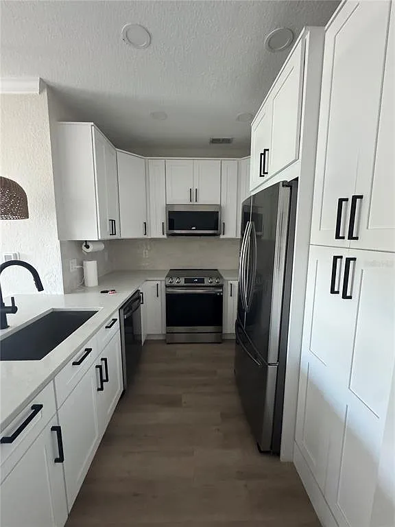 2 bed, 2.0 bath, 968 sqft, $2,750 — Photo 3
