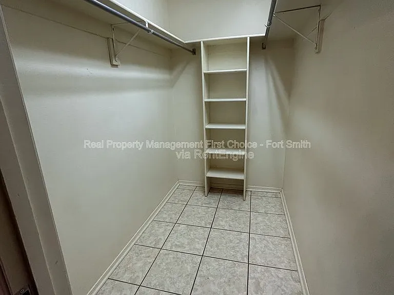 1439 Brazil St — Photo 16