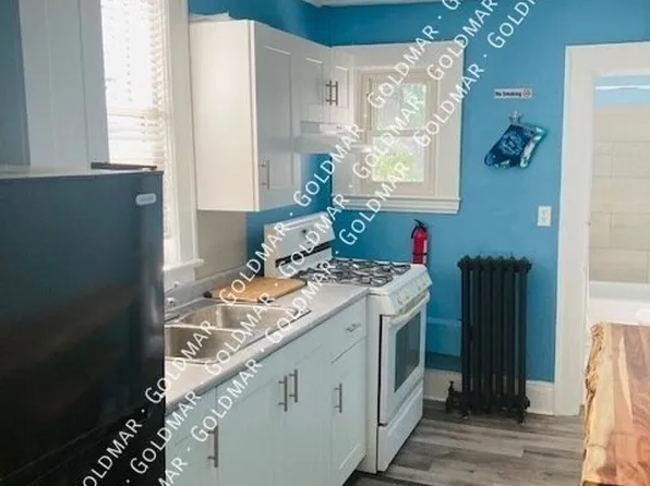 355 Bruce Ave #4, Windsor, ON N9A 4W6