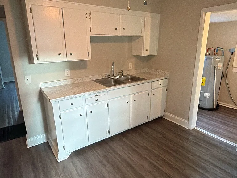 3006 Lakeshore Dr — Photo 4