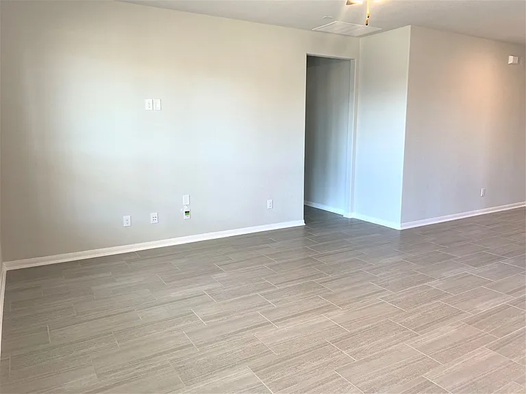 1104 Coulee Dr — Photo 15