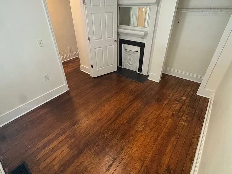 1431 S Floyd St — Photo 18