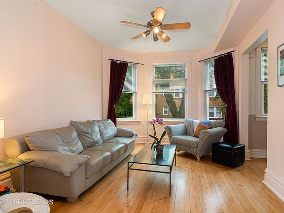 3rd image of 3610 W Belle Plaine Ave