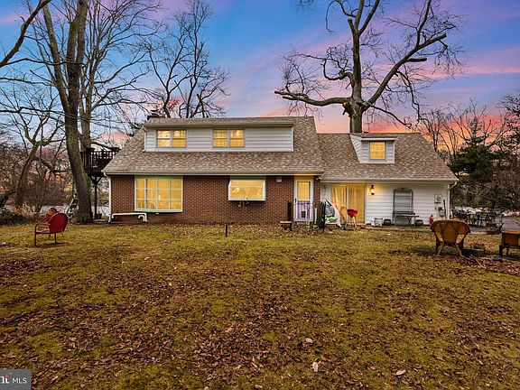 4th image of 2031 Sylvan Park Rd