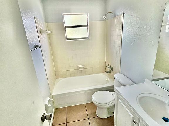 5th image of 911 N Iowa Ave APT 3