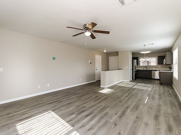 5th image of 2342 E Spruce Dr
