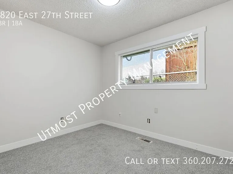 1820 E 27th St — Photo 8