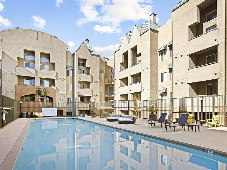 Costa Verde Village Apartments — Photo 8